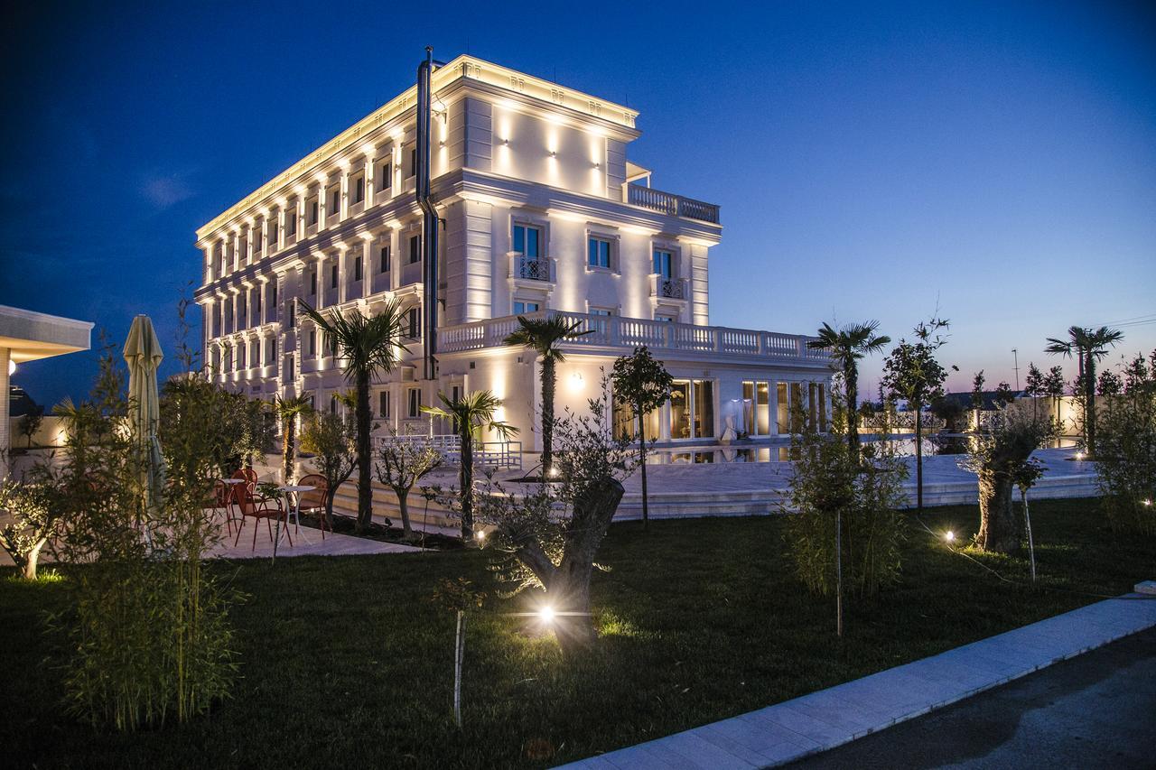 Hotel Villa Pascucci Durres Exterior photo